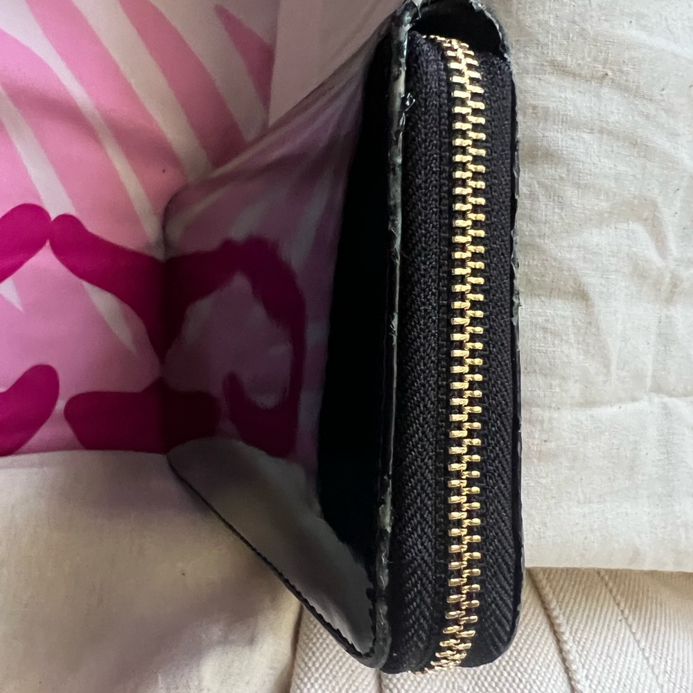 Tory Burch Shiny Black Leather Clutch - Picture 6 of 10